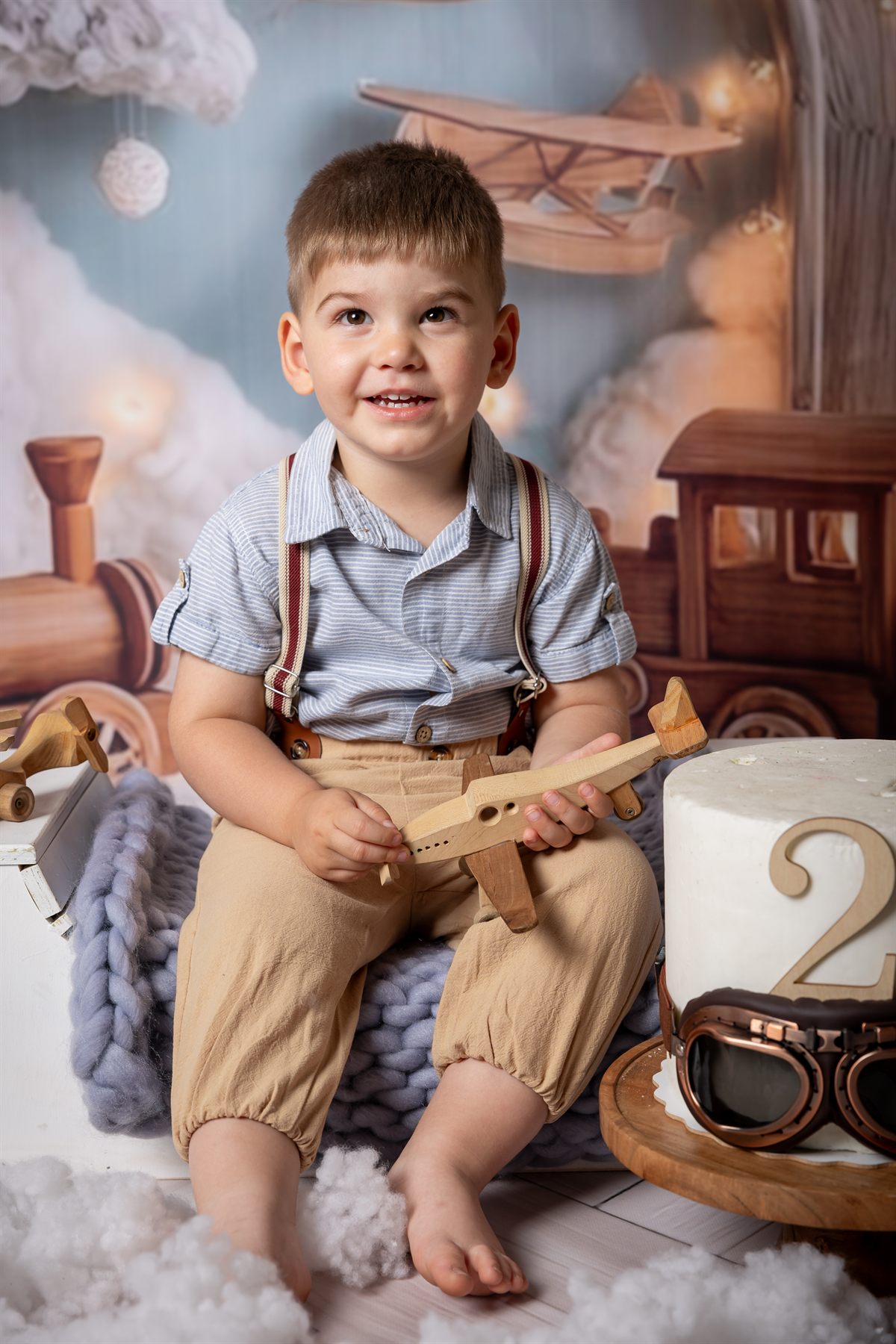 Copil la ședința foto de aniversare, decor tematic în studio — Oradea (3)