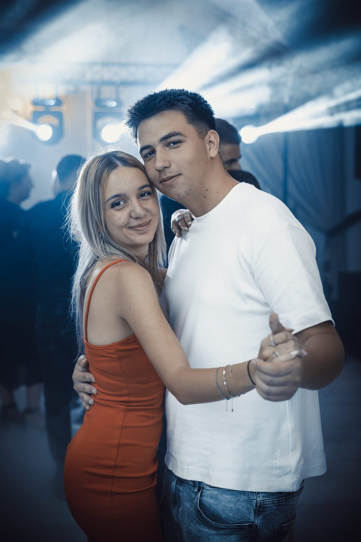 Ședință foto de 18 ani, portret în lumină de seară — fotograf Oradea (36)