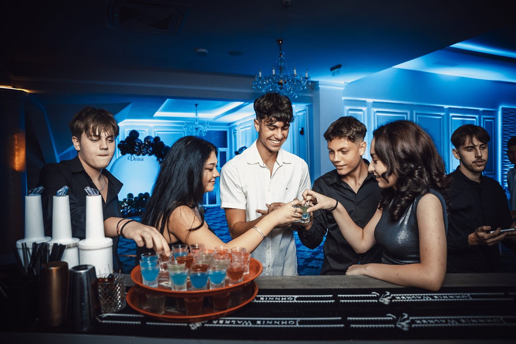 Ședință foto de 18 ani, portret în lumină de seară — fotograf Oradea (49)